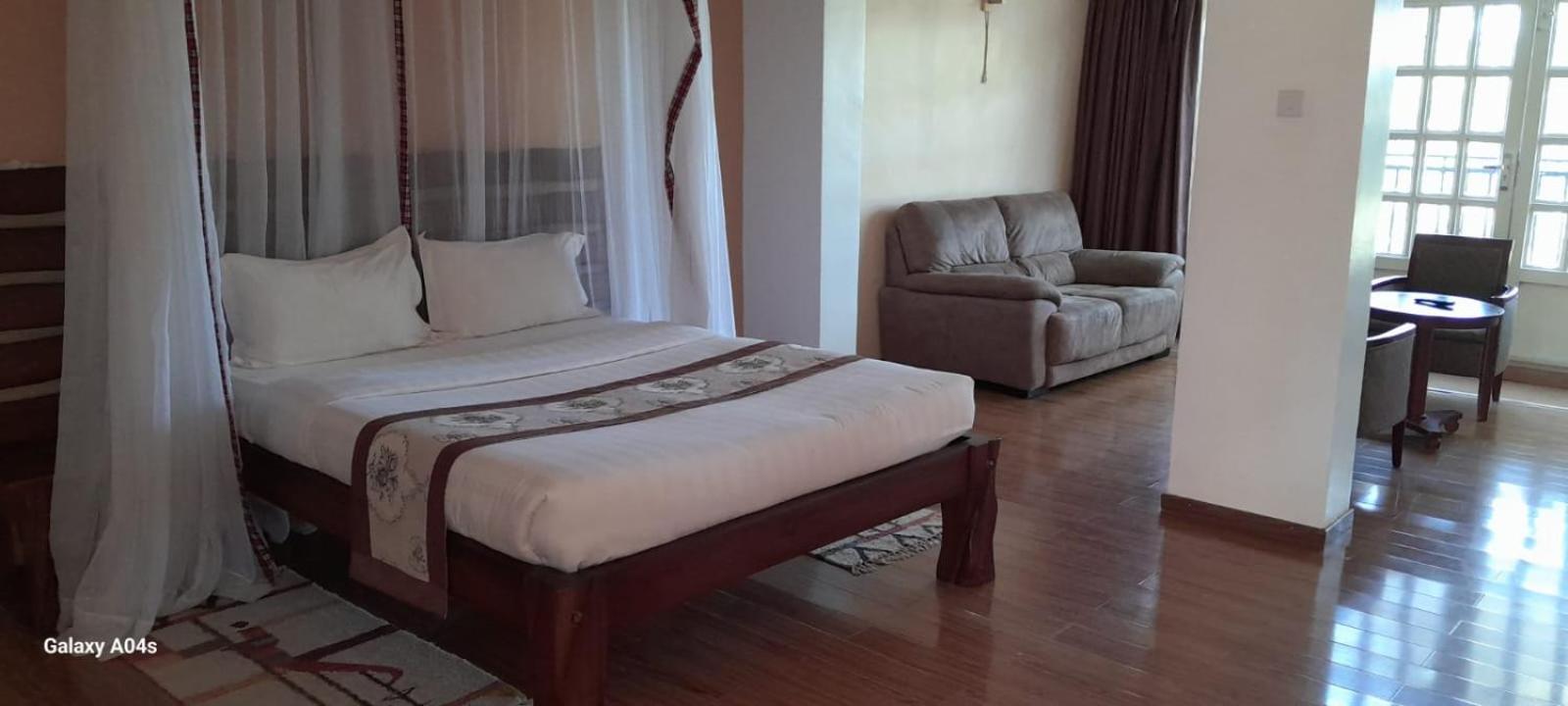 Esikar Gardens Hotel Narok Exterior foto